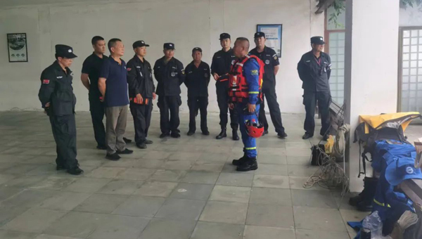 兴发娱乐[苏州景物园林设计,苏州景物园林施工,苏州文物古建修缮,苏州香山制造,苏州园林设计,苏州景物园林设计,苏州园林制造,苏州景物园林制造,苏州古修建修复]