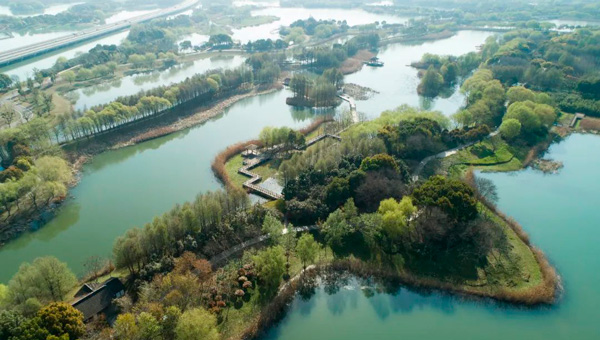 兴发娱乐[苏州景物园林设计,苏州景物园林施工,苏州文物古建修缮,苏州香山制造,苏州园林设计,苏州景物园林设计,苏州园林制造,苏州景物园林制造,苏州古修建修复]