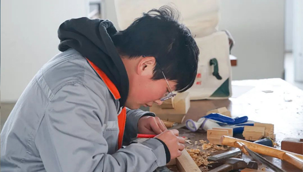 兴发娱乐[苏州景物园林设计,苏州景物园林施工,苏州文物古建修缮,苏州香山制造,苏州园林设计,苏州景物园林设计,苏州园林制造,苏州景物园林制造,苏州古修建修复]